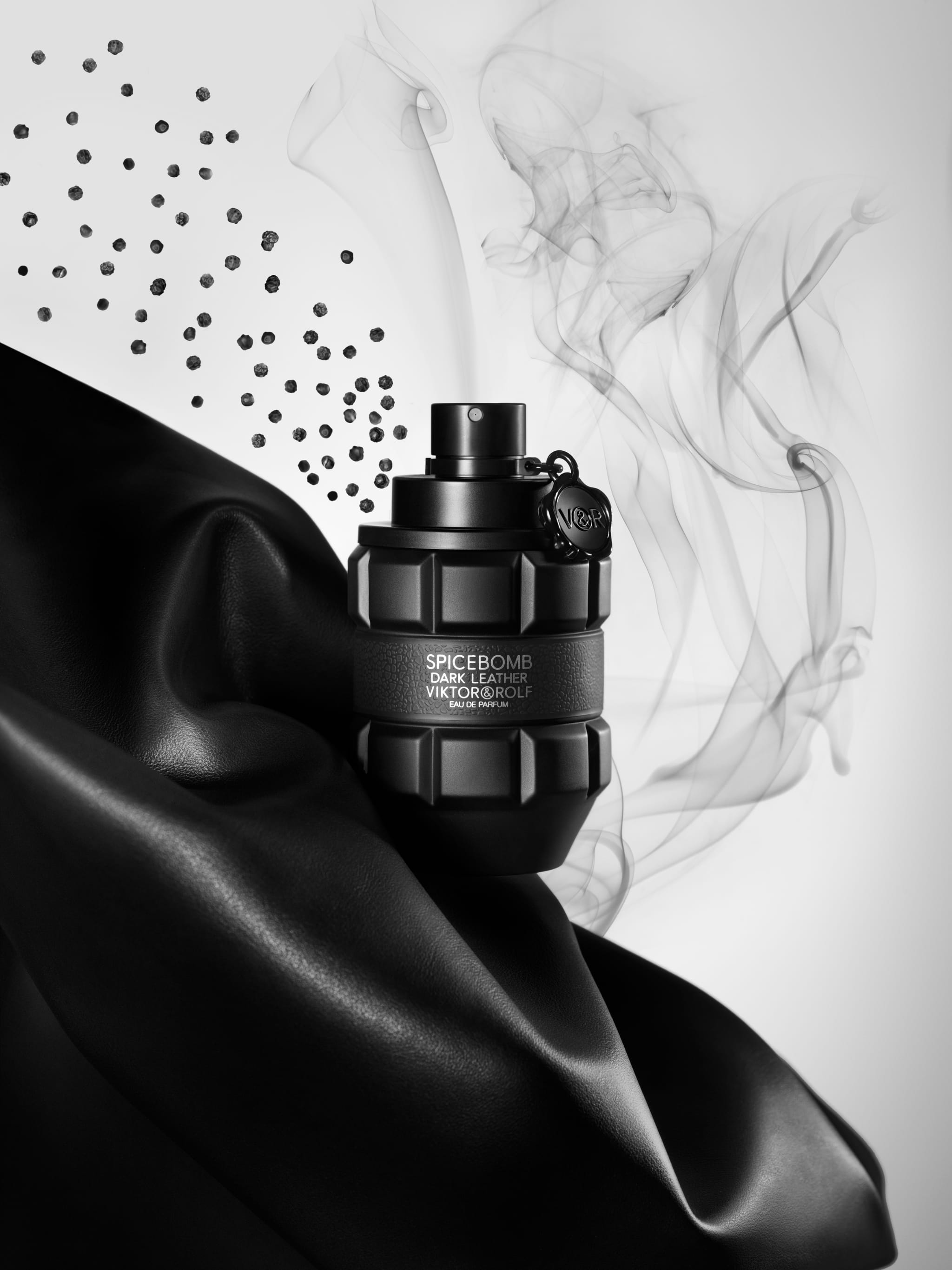 spb dark leather ingredients KV image full frame
