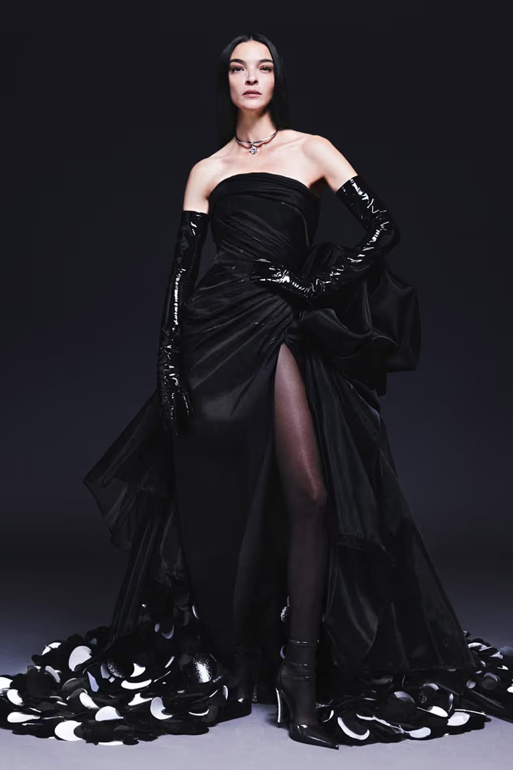 versace atelier ss23 280223 look02 1e9cb25f7d