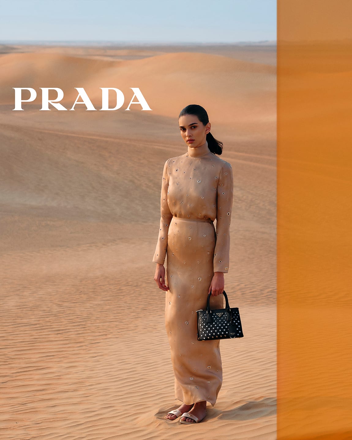 14 231221 PRADA RAMADAN LOOK 11 0045